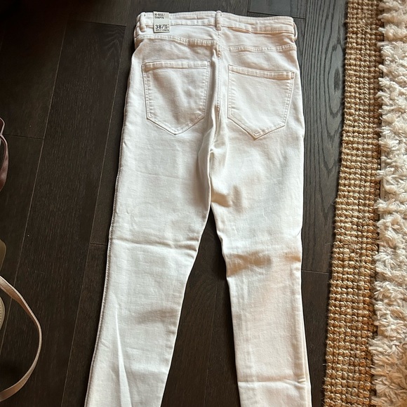 Zara - never used high rise white jeans - Picture 3 of 4